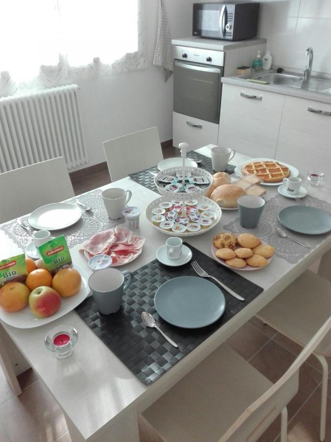 Rinaldi House Bed & Breakfast Torriana Eksteriør bilde