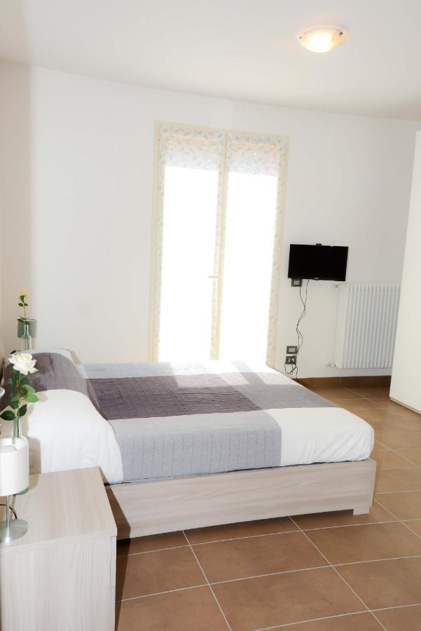 Rinaldi House Bed & Breakfast Torriana Eksteriør bilde